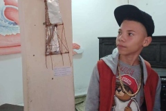 Yuniesky Limonta Calderon presenting his work, Eiffel Tower.